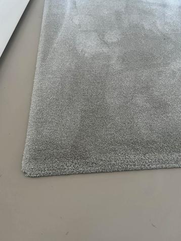 Besouw vloerkleed, lichtgroen, 3x3m met kleine vlek