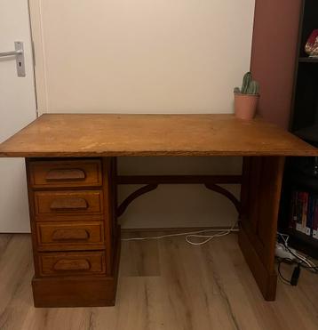 Gratis vintage bureau (moet nu weg)
