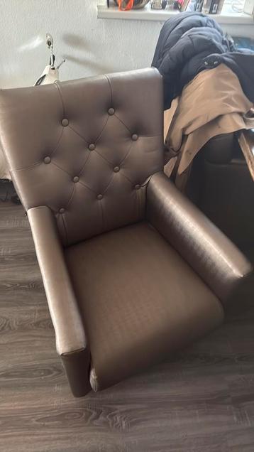 4 eetkamer stoelen GRATIS