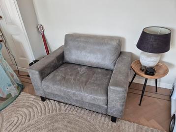 GRATIS Grijs bankstel: 3-zits en 1,5-zits bank