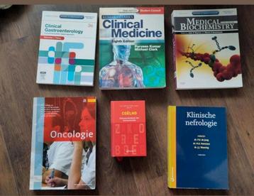 Set van 6 Geneeskundeboeken (diverse specialismen)
