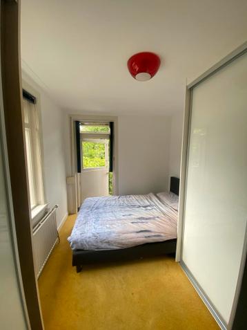 Boxspring inclusief matras en achterbord - 140x210