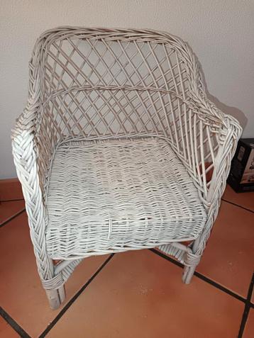 Klein stoeltje voor pop of huisdier