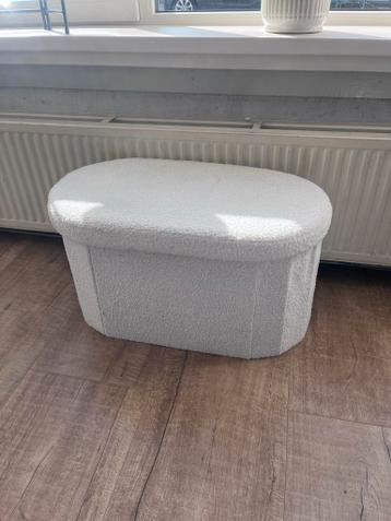 Ovalen Teddy stof poef action