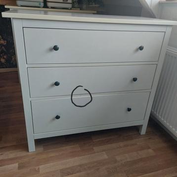 Gratis    Hemnes ladeblok met 3 lades