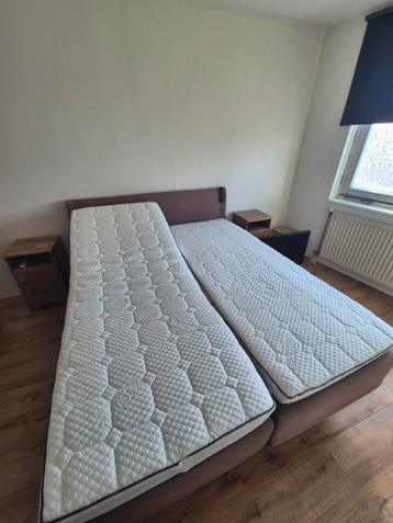 Bed met elektrische verstelbare lattenbodem GRATIS OPHALEN