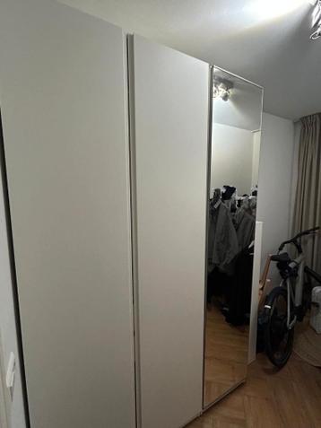 Ikea PAX kast met Vikanes deuren en spiegel