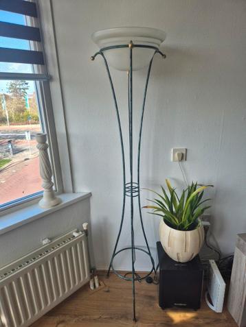 Vloerlamp met glazen schaal  Gratis