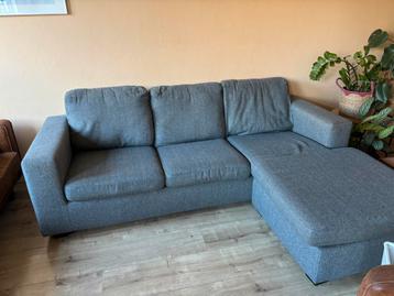 Grijze driepersoons bank direct gratis op te halen