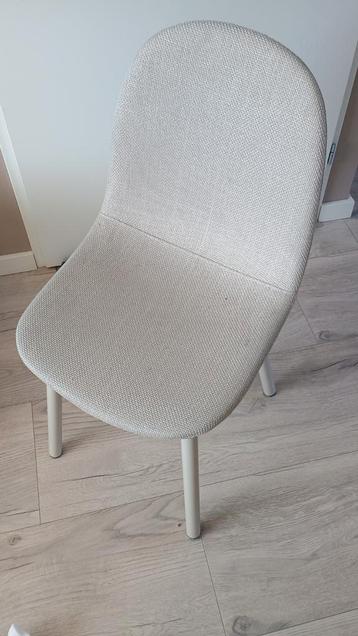 Gratis beige stoel