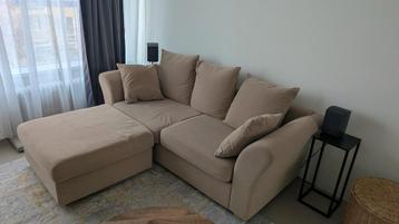 Nette beige loungebank met hocker - rook- en huisdiervrij