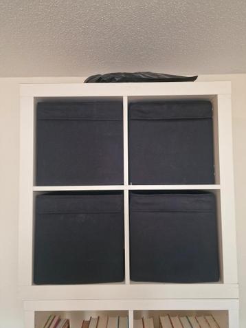 Ikea kastje met 4 stoffen bakken
