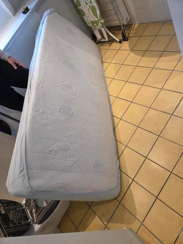 Gratis Matras 80x200cm met lattenbodem en matrasbeschermer