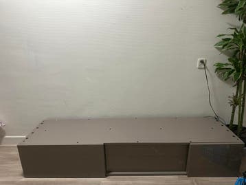 Moderne TV-meubel/opbergkast met schuifdeuren eric kuster