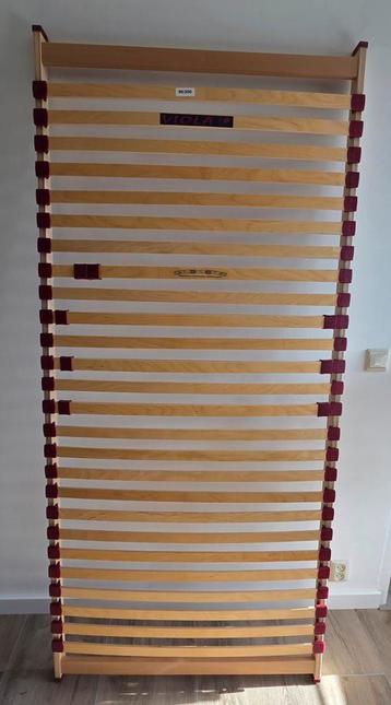 Eenpersoons lattenbodem 90x200 met hardheidsinstelling
