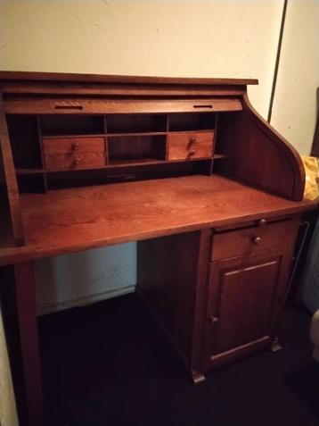 Gratis eikenhouten rolbureau