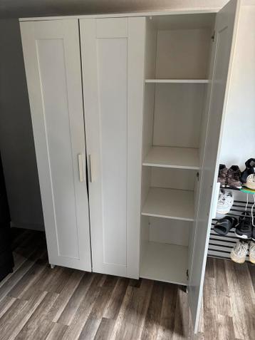 Gratis ophalen: witte Ikea kast met spiegel