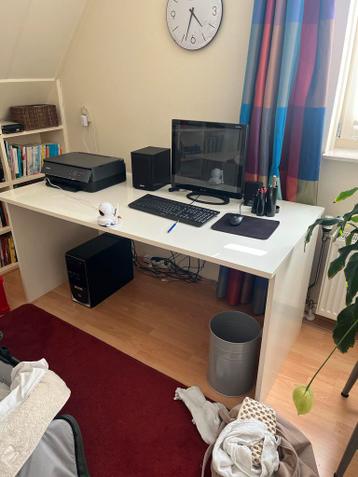 Stevig houten bureau - Ideaal voor thuiswerken of studeren