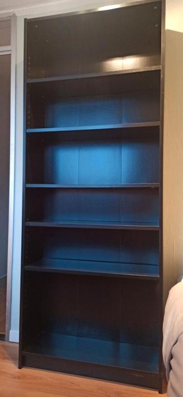 Ikea zwarte boekenkast met 6 planken