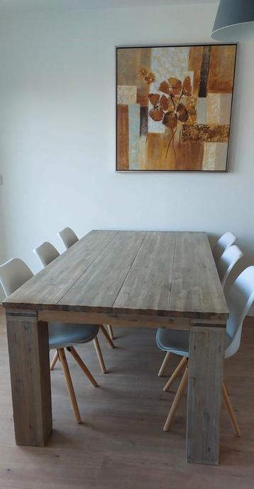 GRATIS! leuk eetkamerset / tafel met zes witte stoelen