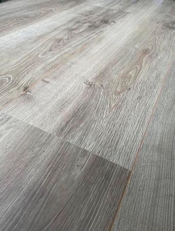 Laminaatvloer, ruim 40 m2