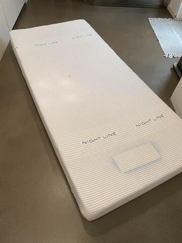 Comfortabele Nightline traagschuimmatras 90x200 cm
