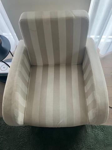 Comfortabele fauteuil met streepdessin