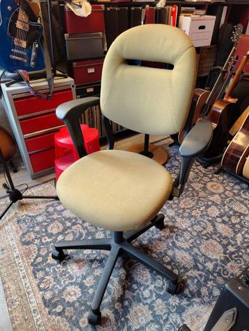 Comfortabele bureaustoel - ideaal voor thuiswerkplek