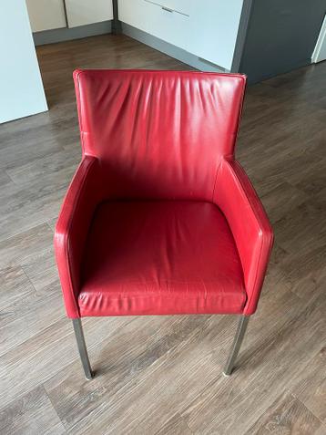 Gratis vier rode leren eetkamer stoelen