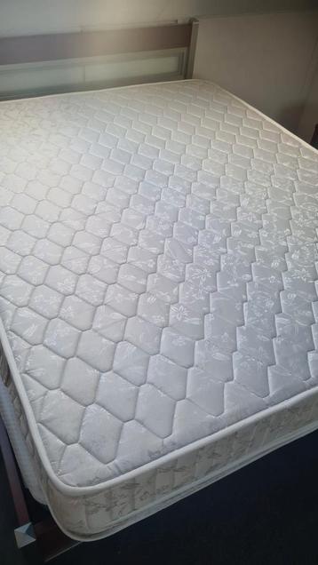 Matras 160x200 netjes en schoon goede staat