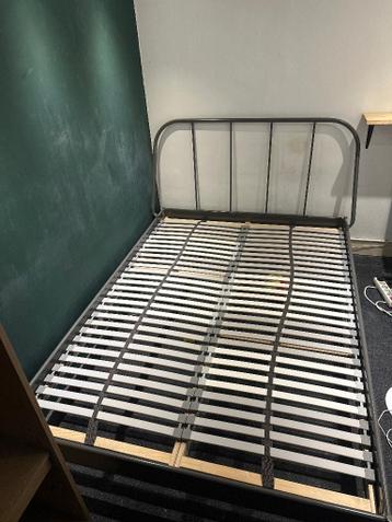 GRATIS Bedframe met lattenbodems 140x200