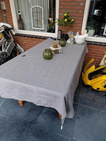 Houten tafel - Prima staat, kan nog jaren mee!