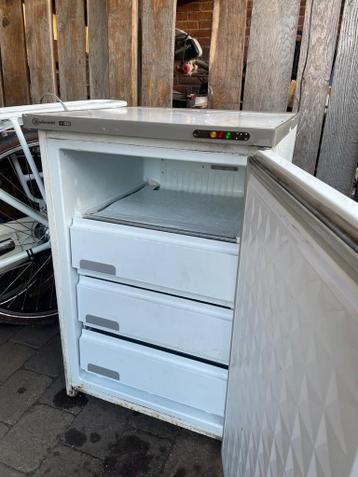 Bauknecht vriezer met 3 lades