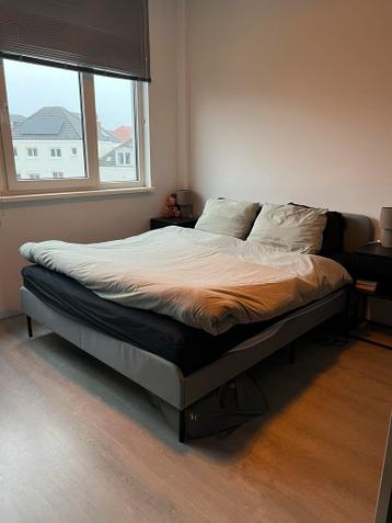 Tweepersoonsbed met matras 160/200 GRATIS