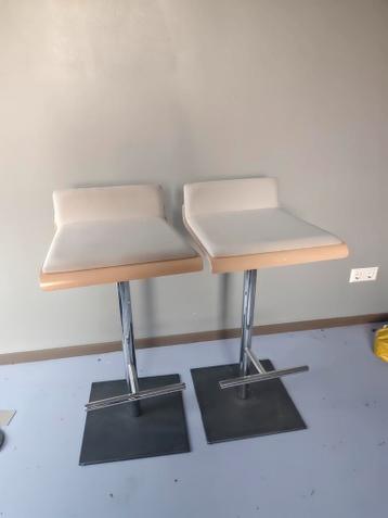 3 barstoelen, zware kwaliteit, verstelbaar