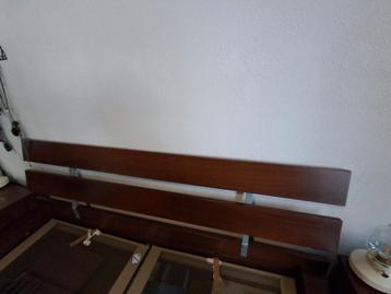 Bedframe met lattenbodem en 2 nachtkastjes