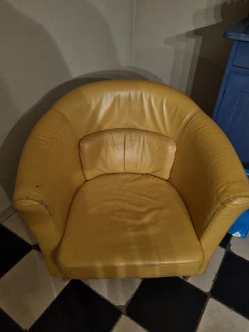 GRATIS OPHALEN Gele leren fauteuil