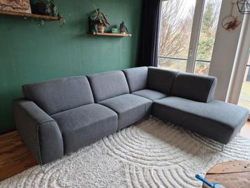 Gratis grijze hoekbank