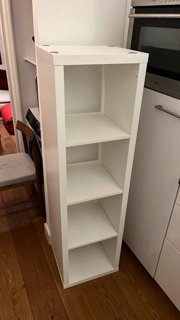 Gratis Kallax kast, wit met vier vakken