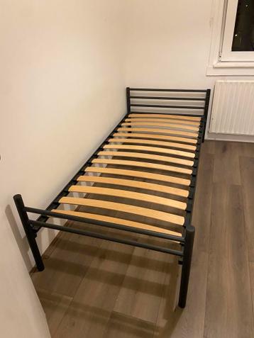Gratis op te halen metalen1 persoonsbed met of zonder matras