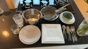 Diverse Keukenbenodigdheden: Borden, Pannen, Bestek, Glazen