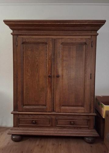 Solide eiken buffetkast servieskast