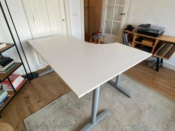 Ikea Galant bureau - Zo goed als nieuw - Gratis af te halen