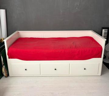Uitschuifbaar eenpersoons bed met lades HEMNES