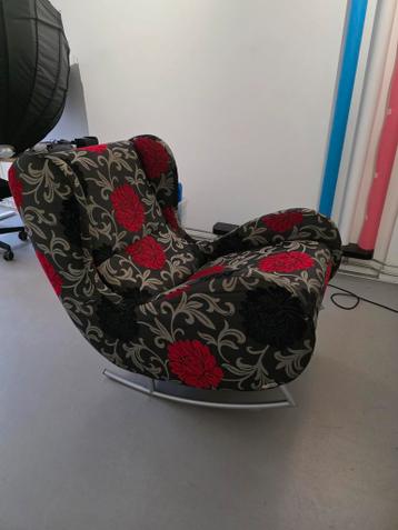 Gratis schommelstoel met bloemenprint