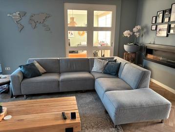 Bank, love seat, kleed gratis af te halen