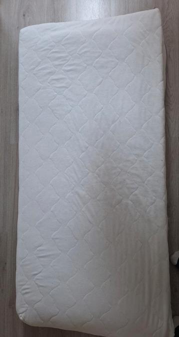 Peutermatras 150x70x15cm met wasbare hoes, vlekvrij