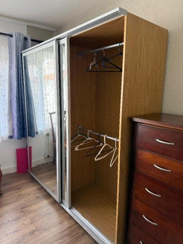 FREE IKEA PAX Wardrobe (200x66x201cm) – Sliding Mirror Doors