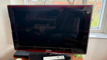 Tv lcd samsung Zondag 29mrt ophalen!