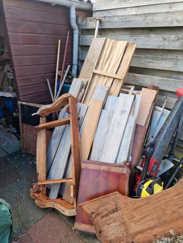 Gratis hout voor kampvuur of paasvuur